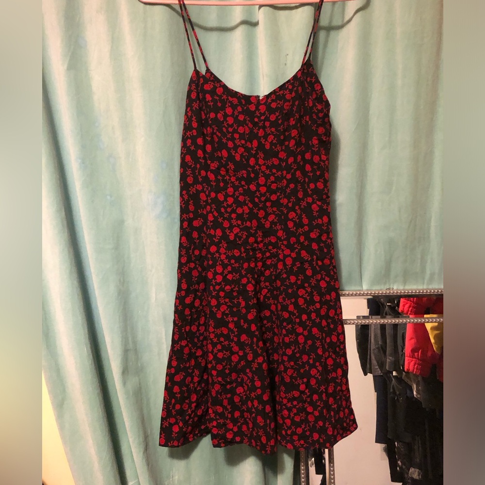 Le Château red and black floral dress small